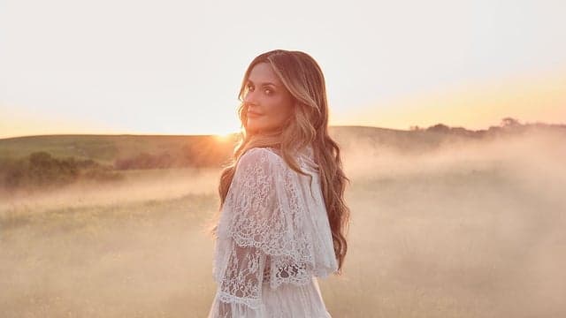 Carly Pearce w/ Belle Frantz